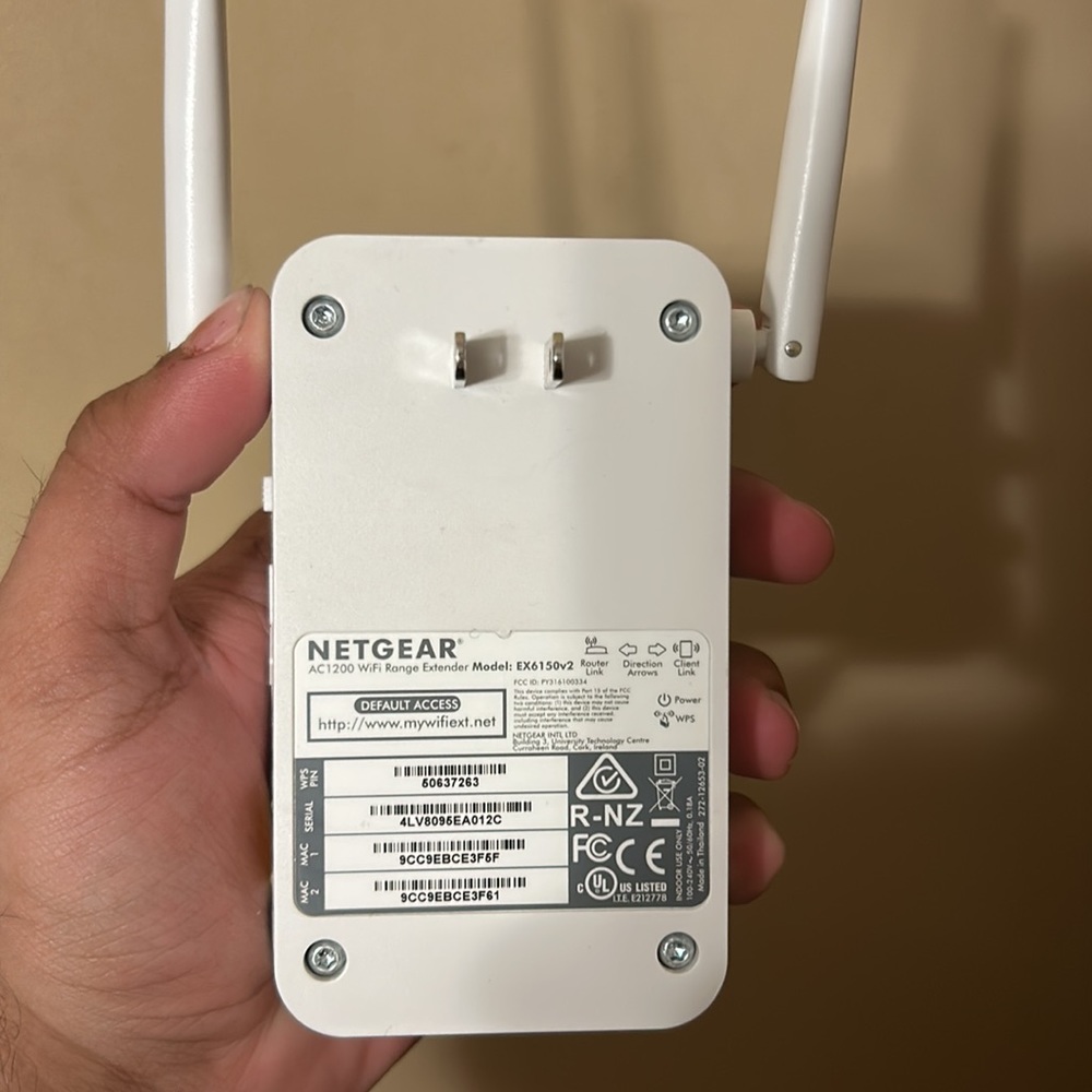 NETGEAR WiFi extender Ac1200 - Picture 3 of 3